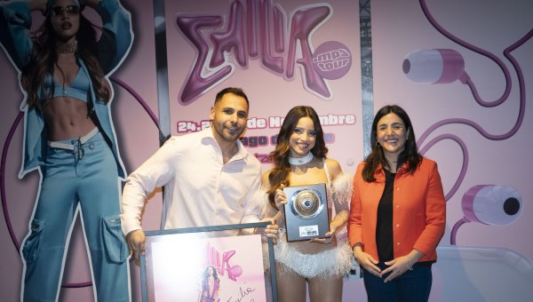 Emilia: primera mujer con 3 sold out Santander Arena Chile